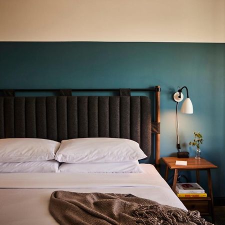 The Junto Hotel Кълъмбъс Екстериор снимка