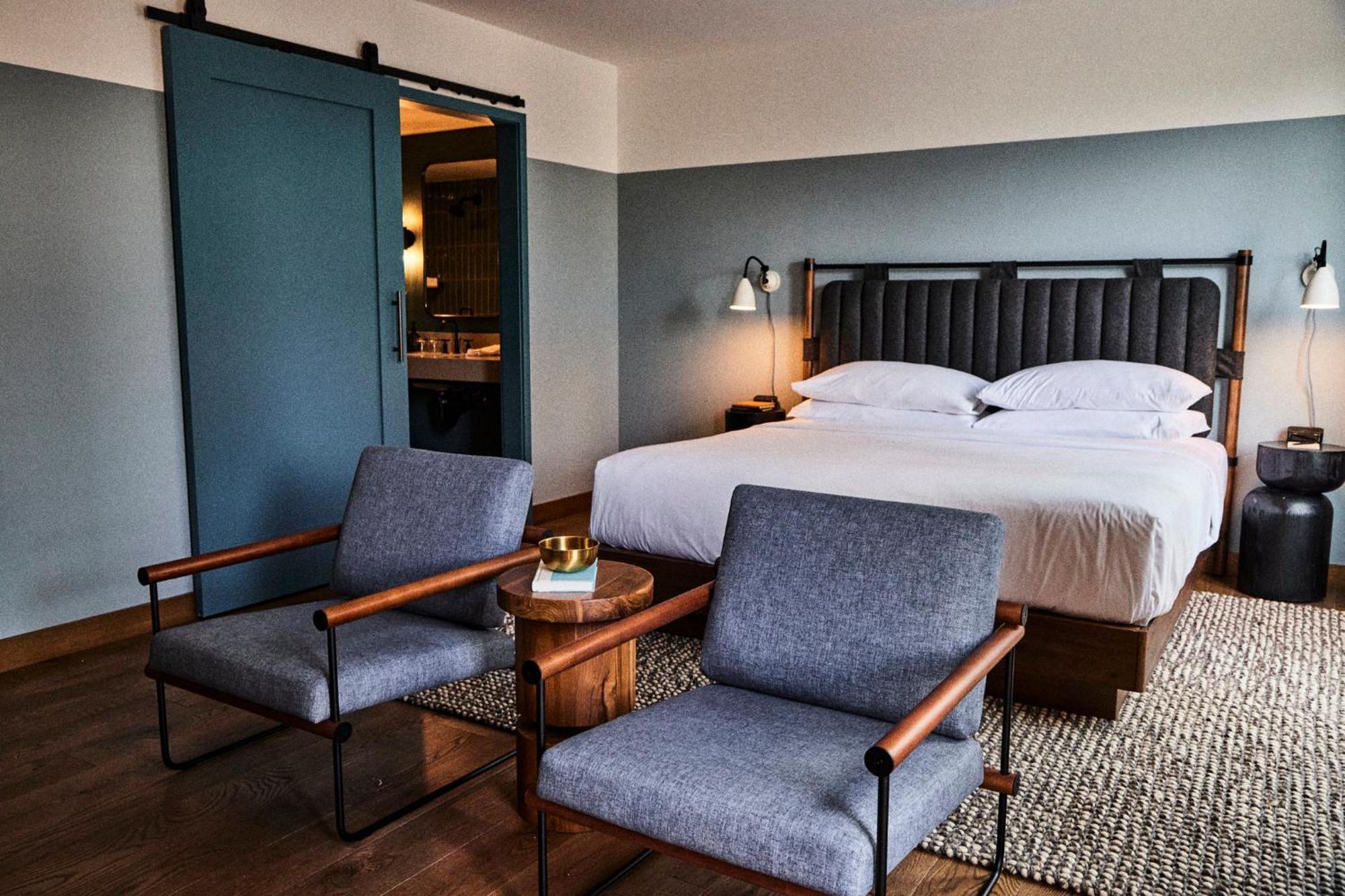The Junto Hotel Кълъмбъс Екстериор снимка
