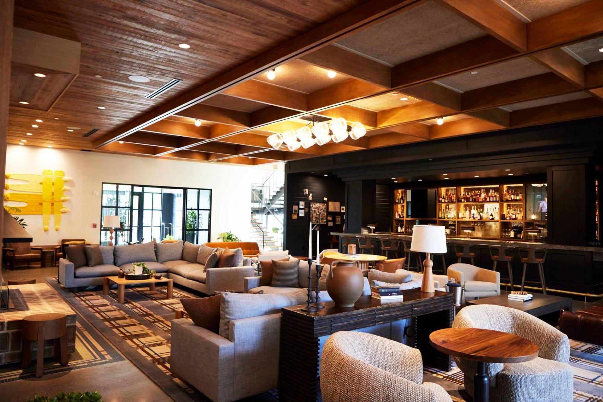 The Junto Hotel Кълъмбъс Екстериор снимка