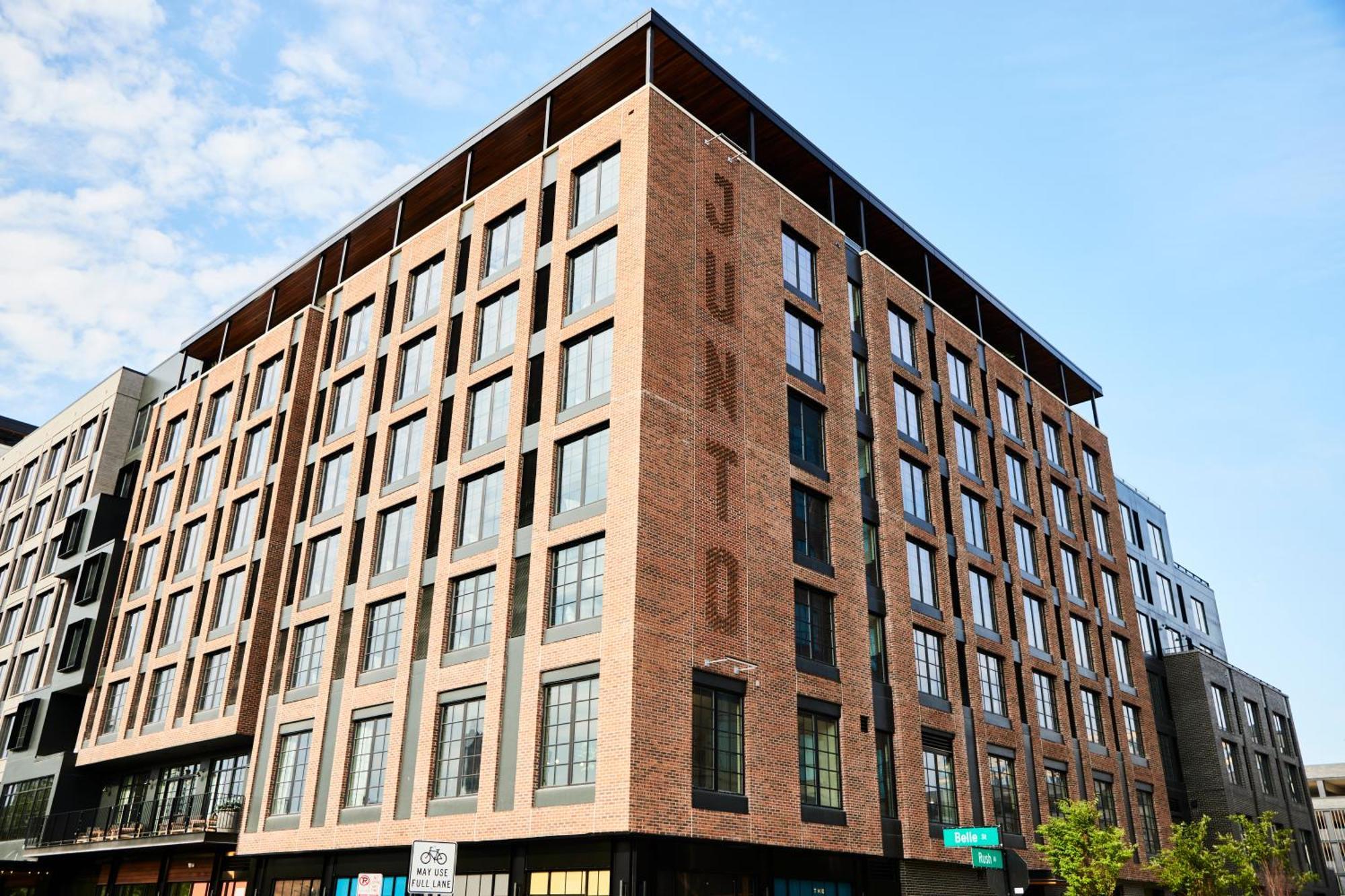The Junto Hotel Кълъмбъс Екстериор снимка